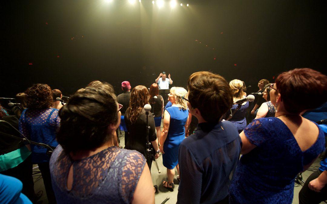 Photo prise lors du concert Nous sommes des milliers d'Éclipse - le groupe vocal, le 21 mai 2016.